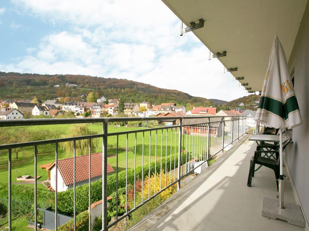Spacious Apartment In Bollendorf In Nature Park 외부 사진